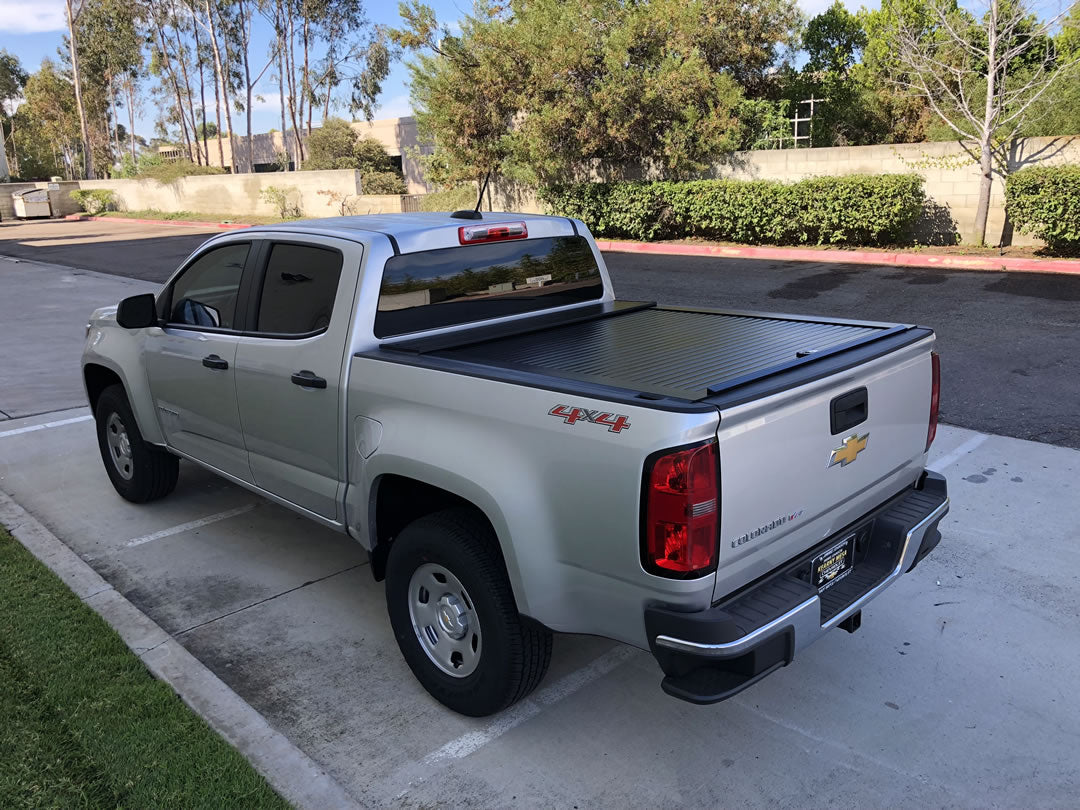 Truck Covers USA American Roll Cover Retractable Tonneau Cover - Chevy Colorado / GMC Canyon