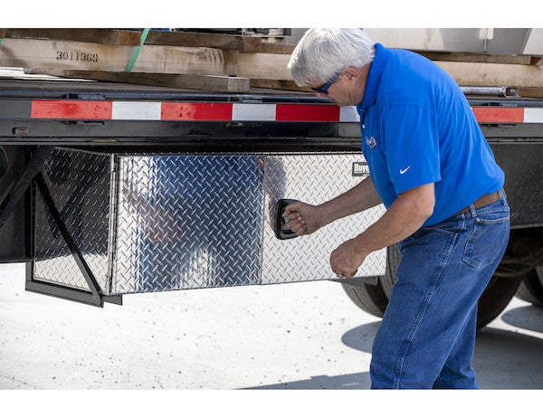 18x18x18 Inch Diamond Tread Aluminum Underbody Truck Box - Single Barn Door, Compression Latch