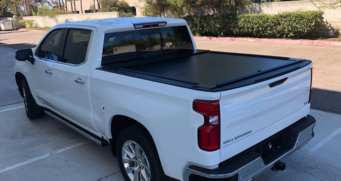 Truck Covers USA American Roll Cover Retractable Tonneau Cover - Chevy Silverado / GMC Sierra