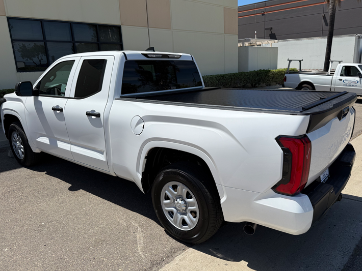 Truck Covers USA Retractable Tonneau Cover - Toyota Tundra